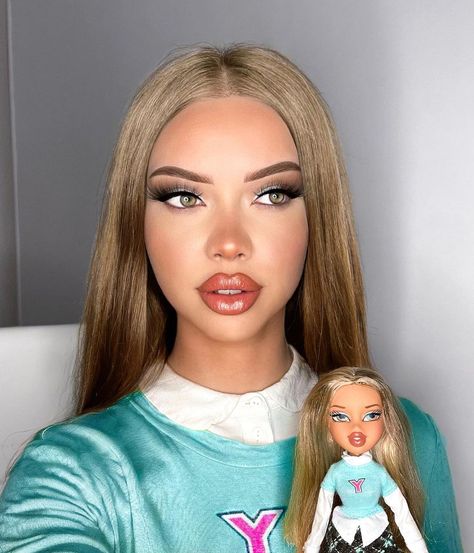 Delia Maïté on Instagram: “I’m finally back with a Bratz look 🙏🏻🥰 ✨ Back to School Cloe ✨ I love her so much and was looking for her everywhere!! And I found her in a…” Bratz Makeup, I Love Her So Much, Love Her So Much, Makeup Challenges, How To Do Makeup, Make Up Inspo, Fashion Forever, Bratz Doll, I Love Her