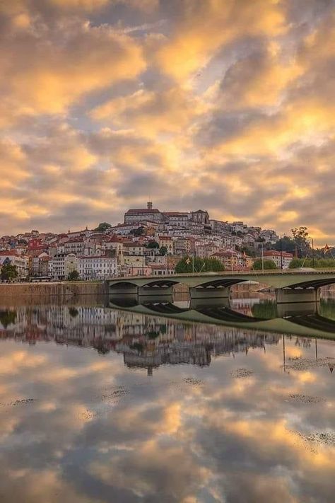 Coimbra European Bucket List, Coimbra Portugal, Paris Skyline, Places Ive Been, Places To Travel, Bucket List, Portugal, Spain, Travel