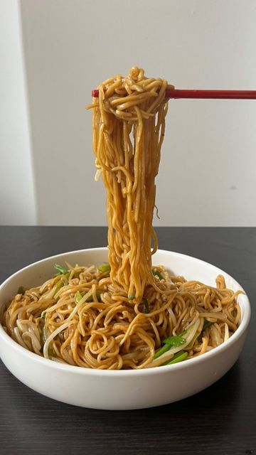 Noodles Images, Longevity Noodles, Fresh Egg Noodles, Yellow Noodles, Konjac Noodles, Fresh Egg, Pot Noodle, Types Of Noodles, The Noodle