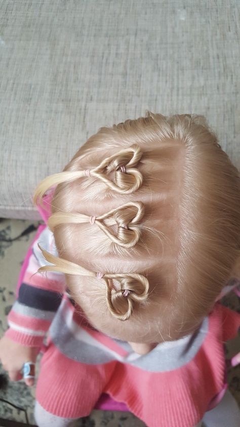 Heart hair easy Girls Hairdos, Valentine Hair, Girl Hair Dos, Toddler Hairstyles Girl, Heart Hair, Braids For Black Hair, Easter Hairstyles