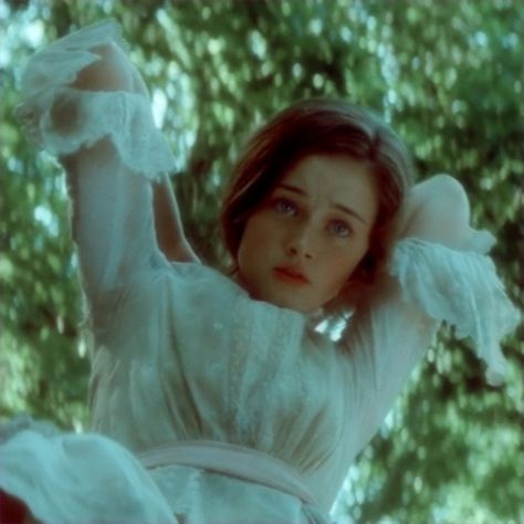 Tuck Everlasting Winnie, Alexis Bledel 2000s, Movie Pfp, Winnie Foster, Tuck Everlasting, Character Icons, Gilmore Girl, Coquette Vintage, Alexis Bledel