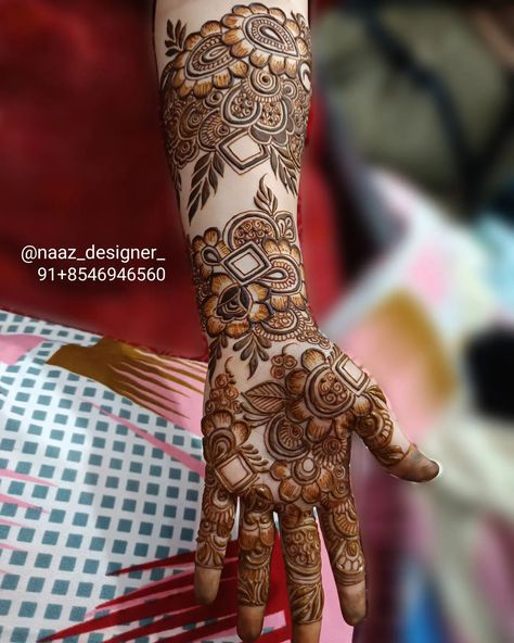 Beautiful Khafif henna art by us🤗🤗 @naaz_designer_ From Bidar Karnataka India Call on : 8546946560 Like❤️, share➡️, comment💬 and don't forget to follow✅ for more beautiful designs..💕💕💕💕 #mehndi #artist #bidar #karnataka #hennadesign #photooftheday #wedding #vibes #like #share #comment #follow Khafif Mehndi Designs, Designer Mehndi, Khafif Mehndi, Palm Mehndi, Palm Mehndi Design, Khafif Mehndi Design, Designs Mehndi, Unique Mehndi, Bridal Henna Designs