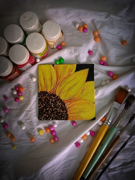 Mini Fall Canvas Paintings, Sunflower Painting Acrylic Canvases, Mini Canvas Sunflower, Small Sunflower Painting, Big Canvas Painting Ideas Acrylic, Diy Mini Canvas, Artist Room, Canvas Painting Acrylic, Painting Gifts