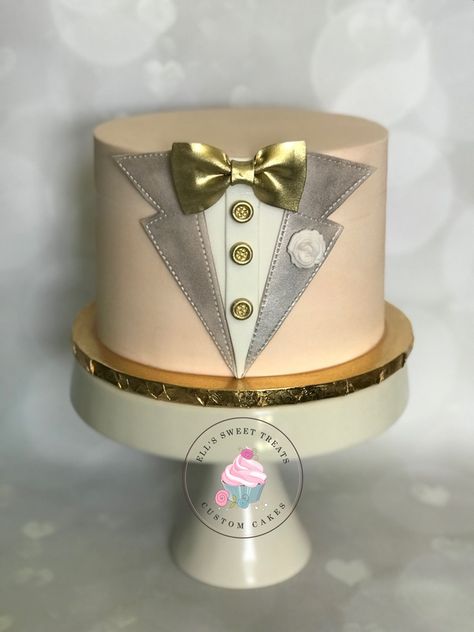 Shirt Cakes For Men, Shirt Cake For Men, Gentleman Cake, Suit Cake, Bow Tie Cake, Cake Icing Tips, Tie Cake, Cake Design For Men, Tuxedo Cake