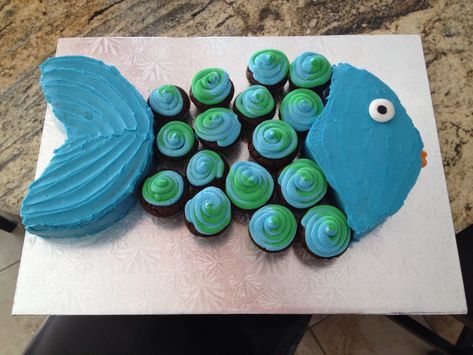 Fish Cupcake Cake, Fishing Theme Birthday, Fish Cake Birthday, Fishing Cupcakes, Pull Apart Cupcake Cake, Pull Apart Cake, Fishing Birthday Party, Pull Apart Cupcakes, Sea Birthday Party