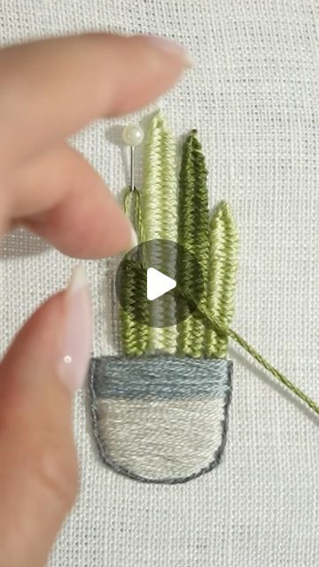 Succulent Hand Embroidery, Painted Linen Fabric, Picot Stitch Embroidery, Woven Picot Stitch, Southwest Embroidery Designs, Embroidery Stitch Tutorial, Embroidery Inspiration Aesthetic, Embroidery Easy Ideas, Fly Stitch Embroidery Design