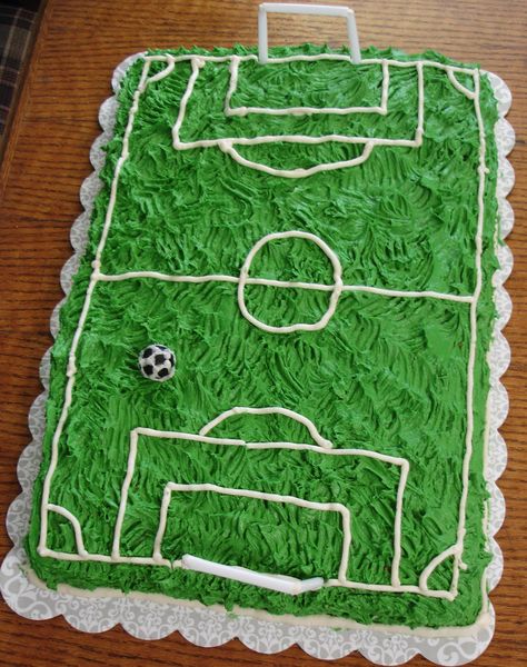 Soccer Field Cake, Cake Diy Easy, Hulk Birthday Cakes, Soccer Birthday Cakes, Hulk Birthday, Soccer Cake, Diy Birthday Cake, Soccer Birthday Parties, Texas Sheet Cake