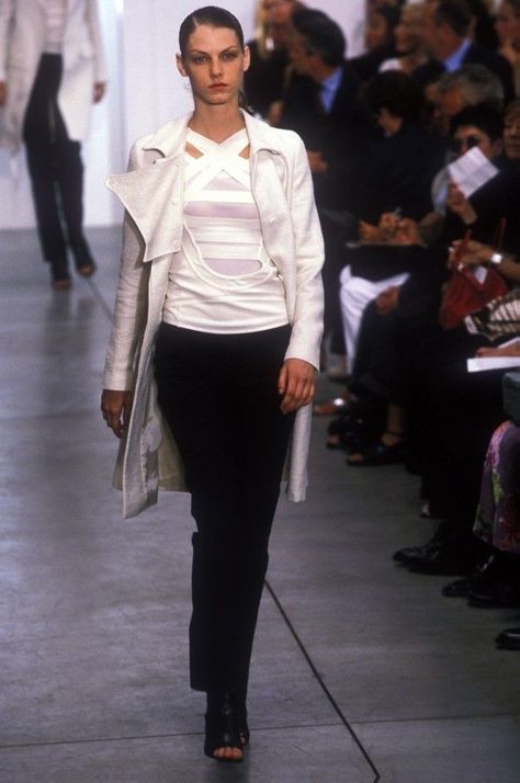 Helmut Lang - Spring 2001 RTW Angela Lindvall Helmut Lang 90s, Angela Lindvall, Original Supermodels, Helmut Lang, 90s Fashion, The Original, Fashion Inspo, The Originals