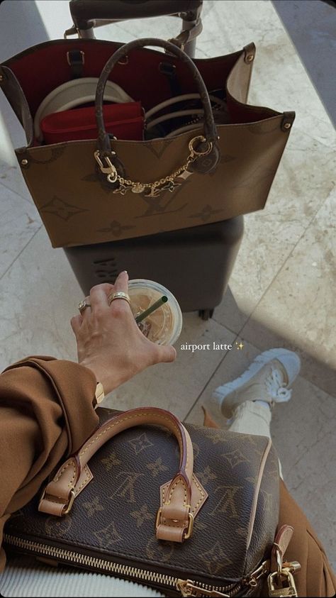 Luxury Bags Aesthetic, Travel Bag Aesthetic, Airport Bag, Louis Vuitton Bag Outfit, Airport Fits, Travel Picture Ideas, Luxury Lifestyle Dreams, What In My Bag, Future Lifestyle