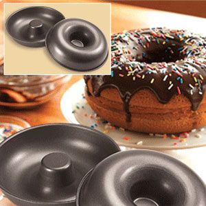 Giant Donut Cake, Man Baking, Giant Donut, Doughnut Party, Donut Themed Birthday Party, Carbon Steel Pan, New Birthday Cake, Donut Cake, Custard Cream