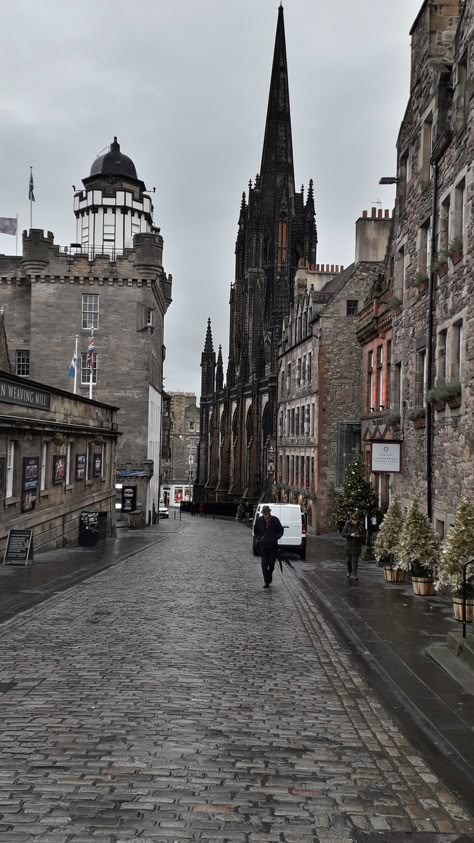 Scottish Aesthetic, Edinburgh Aesthetic, Scotland Aesthetic, England Aesthetic, Edinburgh City, Edinburgh Scotland, I Want To Travel, Dream City, Academia Aesthetic