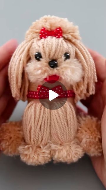 Pompom Dog Diy, Sock Dog Toys Diy, Yarn Dogs Diy, Yarn Puppies, Yarn Animals, Dolls Handmade Diy, Christmas Quilt Blocks, Diy Dog Toys, Dog Diy