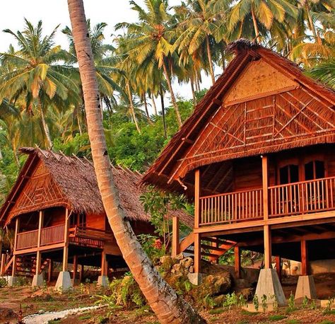 Dream house Traditional Hawaiian House, Samoan House, Polynesian House, Island House Exterior, Hawaiian Architecture, Hawaiian House, Building Inspiration, Jungle House, Polynesian Islands