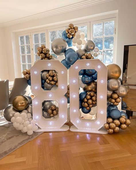 80 Number, 80 Balloon Decor, 80 Th Bday Party Ideas, Table Decor 80th Birthday, 80 Birthday Decoration Ideas, 80tb Birthday Ideas, 80 Party Decorations, 80the Birthday Party, 80th Birthday Balloon Arch