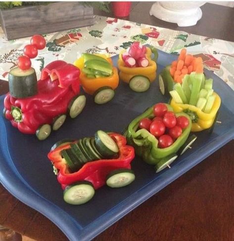 Creative Salad Ideas, Fun Food Ideas For Kids, Garnish Ideas, Kid Food Ideas, Vegetable Snacks, Food Ideas For Kids, Amazing Food Art, Fun Food Ideas, Charcuterie Recipes