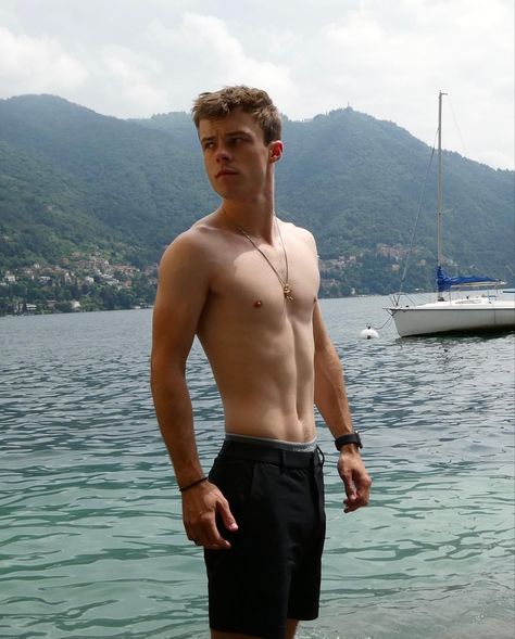 Shirtless Twink Nicholas Hamilton Parrish Teen Wolf, Nicholas Hamilton, Henry Bowers, Do I Love Him, Cute Guy Pics, Spin Out, Hottest Guy Ever, New Song, Celebrities Male