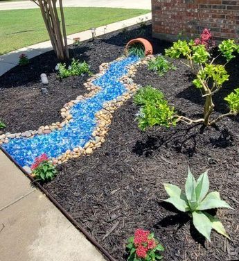 1 Tattoo Plant, Yard Garden Design, Small Front Yard Landscaping, Rock Garden Design, Front Yard Garden Design, Rock Garden Landscaping, Outside Decor, Garden Yard Ideas, Outside Ideas