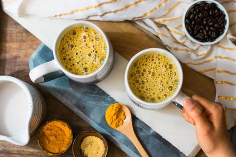 Peet's Coffee has introduced a turmeric latte. Here's a recipe on how to make it for yourself at home. Wraps Vegan, Buffalo Chickpea, Golden Milk Recipe, Turmeric Milk, Turmeric Latte, Turmeric Health Benefits, Salad Wraps, Ginger And Cinnamon, Turmeric Tea