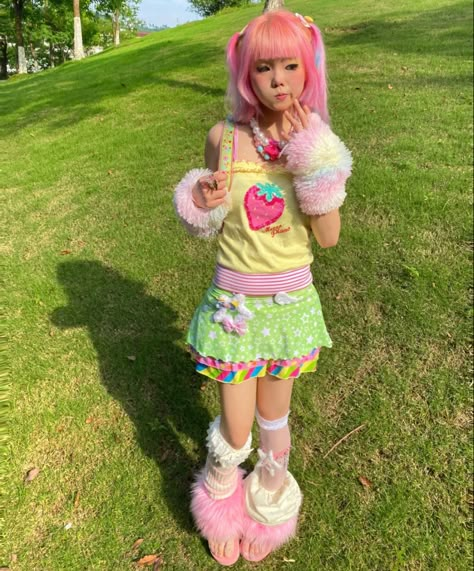 Yabi Style, Hyperpop Outfit, Harajuku Drawing, Juminocore Outfit, Decora Kei Outfits, Decora Outfits, Decora Fashion, Decora Harajuku, Harajuku Decora