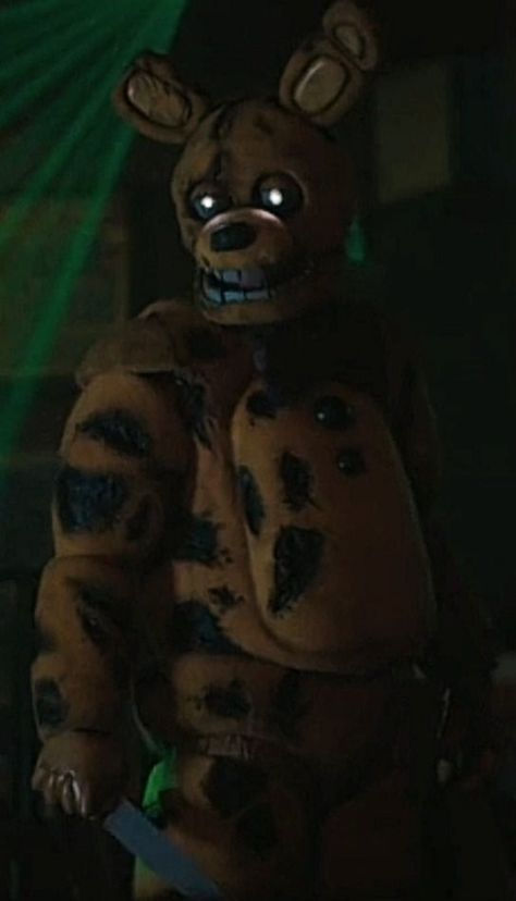 Spring Bonnie Fnaf Movie, Yellow Rabbit Fnaf, Fnaf Movie Springtrap, Fnaf Movie Springbonnie, Springtrap Fnaf Movie, Fnaf Movie Bonnie, Bonnie Fnaf Movie, Fnaf Spring Bonnie, Fnaf Cosplays