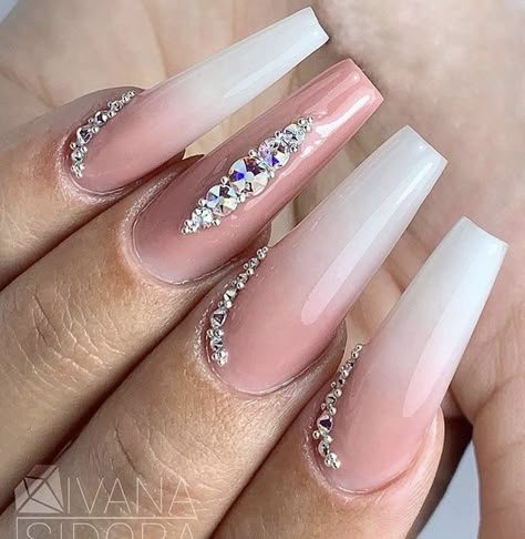 Cristal Nails Design, Nail Gem Designs Simple Rhinestones, Simple Rhinestone Nails, Bridesmaids Nails, Swarovski Nails, Nail Jewels, Nails Design With Rhinestones, Gem Nails, Crystal Nails