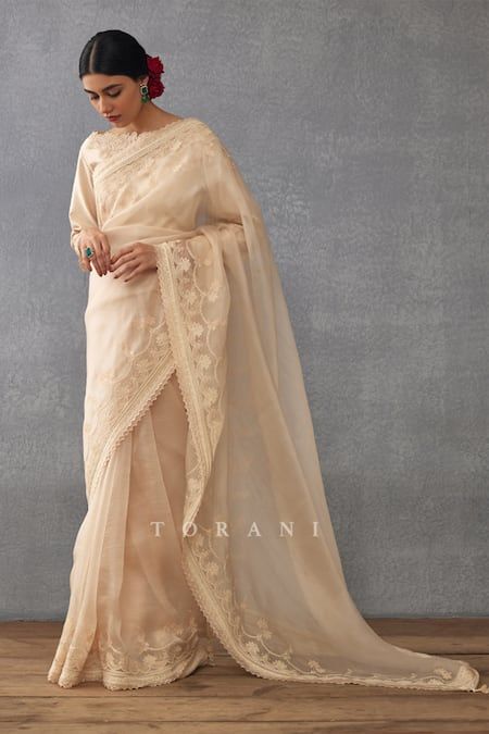 White Silk Suit, Organza Cutwork, Long Sleeve Blouse Designs, Yash Chopra, Beige Saree, Cutwork Saree, Floral Hand Embroidery, Cotton Silk Fabric, Lehenga Designs Simple