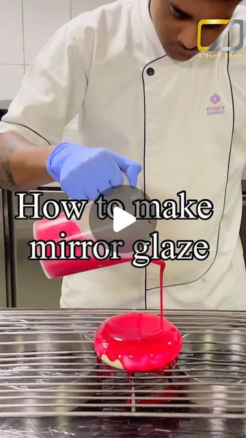 How To Make Cake Glaze, Glazed Cakes Mirror, How To Make Mirror Glaze, Christmas Mirror Glaze Cake, Mirror Cake Glaze, Mirror Glaze Cake Video, Mirror Glaze Icing, Easy Mirror Glaze Recipe, Mirror Glaze Cake Tutorial