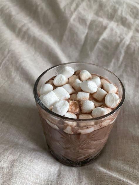 Hot Choco, Cottage Core Aesthetic, Winter Love, Luxury Lifestyle Dreams, Winter Vibes, Beige Aesthetic, Food Cravings, Aesthetic Food, Winter Christmas