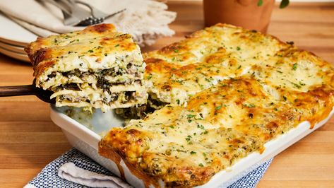 Lasagna Verde Green Chili Lasagna Recipe, Green Chili Lasagna, White Lasagna With Garlicky Greens, Lazana Recipes Lasagna, Lasagna Verde, 4 Cheese Sage Pesto Florentine Lasagna, Cheese Sauce For Broccoli, Dinner Bread, Cheesy Sauce