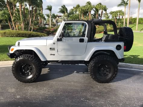 Jeep Convertible, Jeep Wrangler Soft Top, Jeep Aesthetic, Jeep Rims, Corvette Summer, Yellow Jeep, Jeep Dogs, White Jeep, Wrangler Jeep