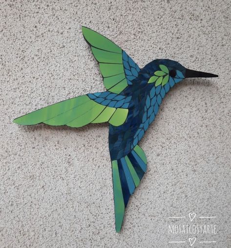 Hummingbird Mosaic, Teacup Mosaic, Mosaic Art Diy, Mosaic Animals, Mosaic Garden Art, Mosaic Birds, Fused Glass Artwork, Mosaic Madness, Mosaic Art Projects