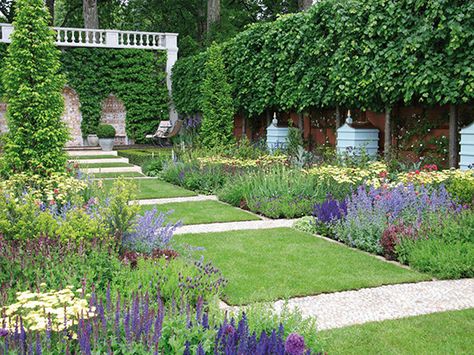 Eye Candy: 12 Well-Designed Gardens We Love Classic Landscaping, Pleached Trees, Contemporary Landscapes, Garden Formal, Formal Garden Design, English Classic, European Cottage, Hgtv Garden, Landscaping Diy