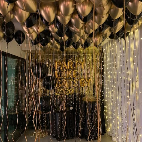 Gold And Black Bday Decorations, Black Golden Theme Decoration, Black Gold White And Silver Party Decorations, New Years Gatsby Party, Prom Decorations Black And Gold, Black And Gold Aesthetic Party Decor, Black Glitter Party Decorations, Black And Golden Theme Birthday Party, 18th Birthday Party Black And Gold