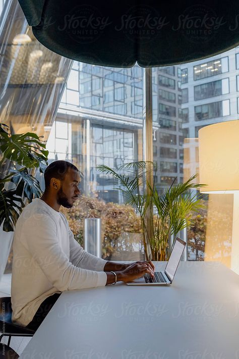 Business Man Photography, Summer Sports Outfits, Black Success, Men's Study, 30 Year Old Man, Man Working, Semi Formal Outfits, Office Men, Man Office