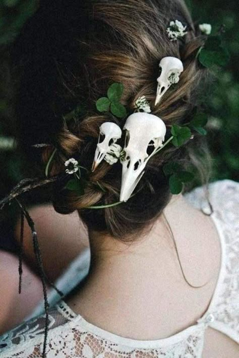 Goth wedding hair Halloween Wedding Cakes, Dark Wedding Theme, Pagan Wedding, Halloween Themed Wedding, Goth Wedding, Dark Wedding, Bridal Updo, Punk Outfits, Gothic Wedding