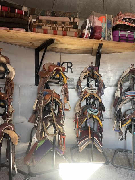 Fallon Taylor Tack Room, Horse Tack Rooms Western, Western Tack Room, Tack Shed Ideas, Saddle Room, Horse Items, Tack Room Organization, Horse Tack Rooms, Saddle Stand