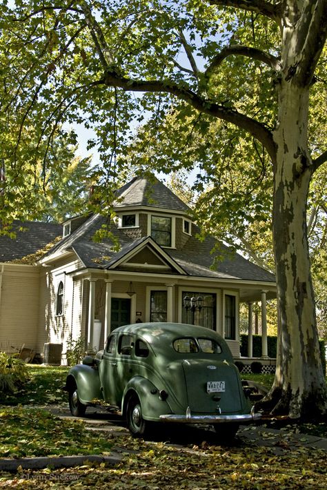 Walla Walla, Washington Residence Architecture, Grandmas House, Cozy Cottage, Little Houses, Bel Air, Country Life, Old Cars, My Dream Home, Future House