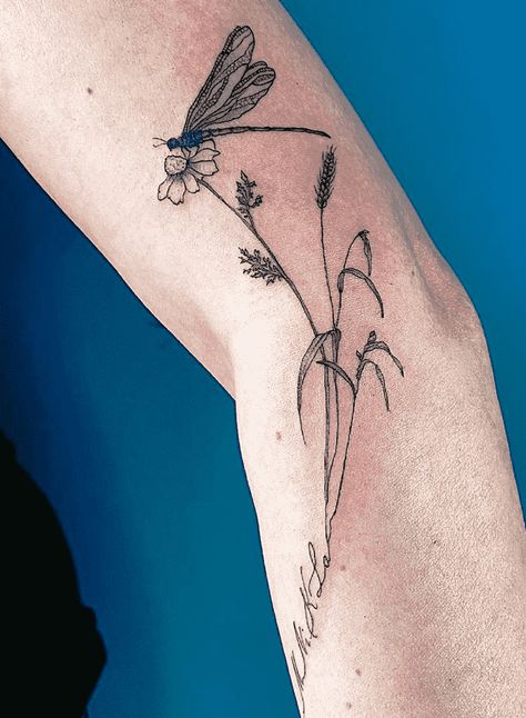 Dragonfly Tattoo Unique, Dragonfly Tattoo Design With Flowers Forearm, Cool Womens Tattoos, Dragonfly On Flower Tattoo, Dragonfly And Flower Tattoo, Tattoo Ideas Dragonfly, Blue Dragonfly Tattoo, Dragonfly Tattoo Design With Flowers, Simple Dragonfly Tattoo