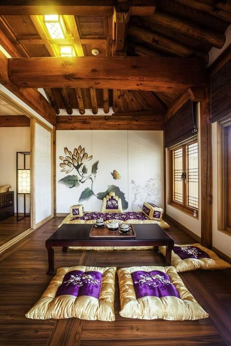 Hanok room with low table and floor cushions Korean Interior Design, Hanok House, Japanese Living Rooms, Korean Home Decor, Korean Traditional House, Japanese Living Room, Asian Interior Design, Japanese Designs, Japanese Home Design