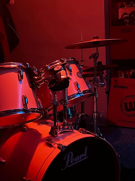 Rockstar Aesthetic Drummer, Red Drums Aesthetic, Ezekiel Core, Drummer Aesthetic Male, Drummer Aesthetics, Drums Aesthetic, Heavens On Fire, Aesthetic Clothes Men, Vinyl Aesthetic