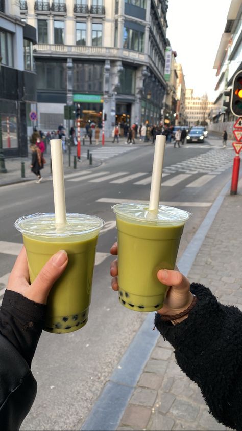 matcha boba Matcha Bubble Tea Aesthetic, Matcha Boba Aesthetic, Matcha Boba Tea, Boba Matcha, Matcha Bubble Tea, Fav Drink, Matcha Lover, Matcha Cafe, Bath Aesthetic