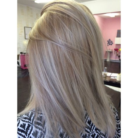 Dimensional ashy, neutral blonde. #SarahHair More Neutral Blonde Hair, Goldie Locks, Neutral Blonde, Light Blonde Highlights, Hair Styles 2017, Light Blonde, Hair Inspo Color, Beauty Ideas, Blonde Color