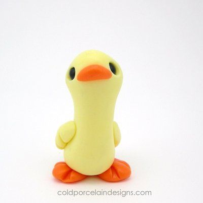 baby pato porcelana fria fimo Duck Polymer Clay, Duck Clay Art, Funny Clay Ideas, Clay Goose, Polymer Clay Duck, Clay Duck, Cold Porcelain Clay, Sculpey Clay, Clay Diy Projects