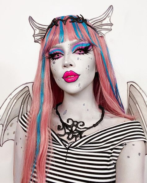 Charlotte Roberts on Instagram: “Rochelle Goyle 💕” Charlotte Makeup, Comicon Costume, Charlotte Roberts, Monster High Makeup, Monster High Cosplay, Monster High Costume, Chucky Horror Movie, Monster High Birthday Party, Rochelle Goyle