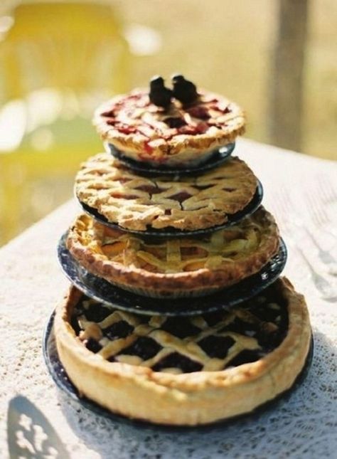 can't even handle this right now.....Wedding Pie | 27 Ideas For Adorable And Unexpected Wedding Cakes Pie Wedding Cake, Alternative Wedding Cakes, Buffet Dessert, Wedding Pie, Wedding Cake Alternatives, Traditional Wedding Cake, Torte Cupcake, Wedding Dessert, Cool Wedding Cakes