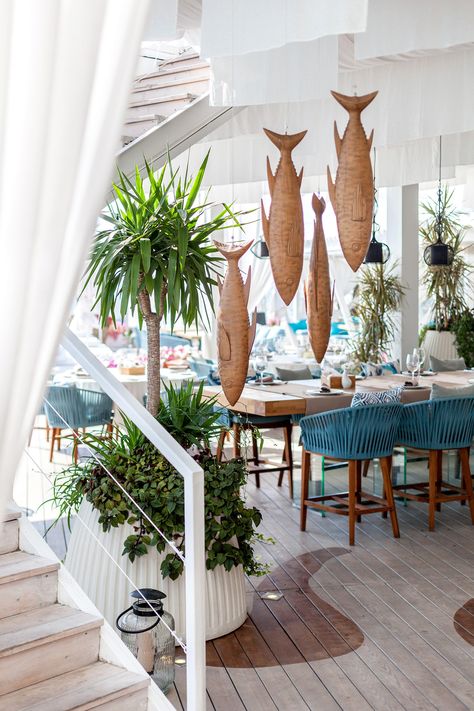 Beach Restaurants Design, Lobster Restaurant Design, Beach Restaurant Interior Design, Beach Restaurant Ideas, Beach Club Design Ideas, Coastal Restaurant Interior Design, Coastal Restaurant Design, Beach Cafe Interior, Beach Bar Decoration