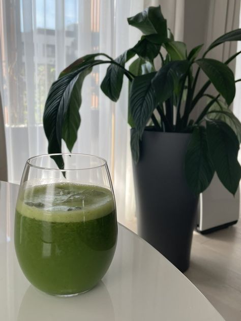 Drink Green Juice, Fitness Vision Board, Vision Board Photos, Coffee Shop Aesthetic, Celery Juice, Green Drinks, A Love Story, Healthy Lifestyle Inspiration, Green Juice