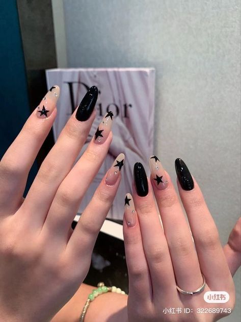 Long Almond Nails, Velvet Nails, Punk Nails, Easy Nails, Grunge Nails, Star Nails, Nailed It, Minimalist Nails, Nail Arts