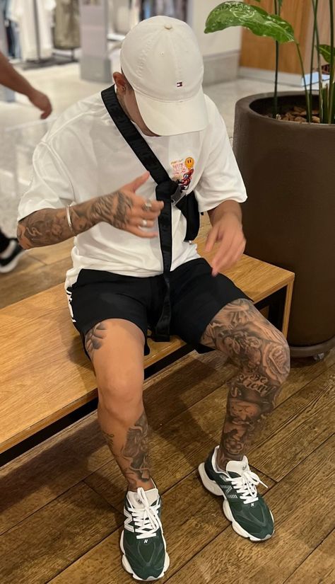 Coachella Outfit Men��’s, New York Boy Aesthetic, Chinese Street Fashion Men, Coachella Outfit Men, Rap Concert Outfit, Sporty Outfits Men, Men Streetwear Fashion, Festival Outfits Men, Street Tattoo