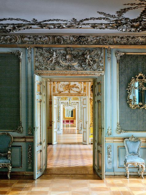 European Interiors, Book House, Interesting Interiors, French Living, Celebrity Homes, Country Estate, Architectural Digest, Beautiful Interiors, Rococo